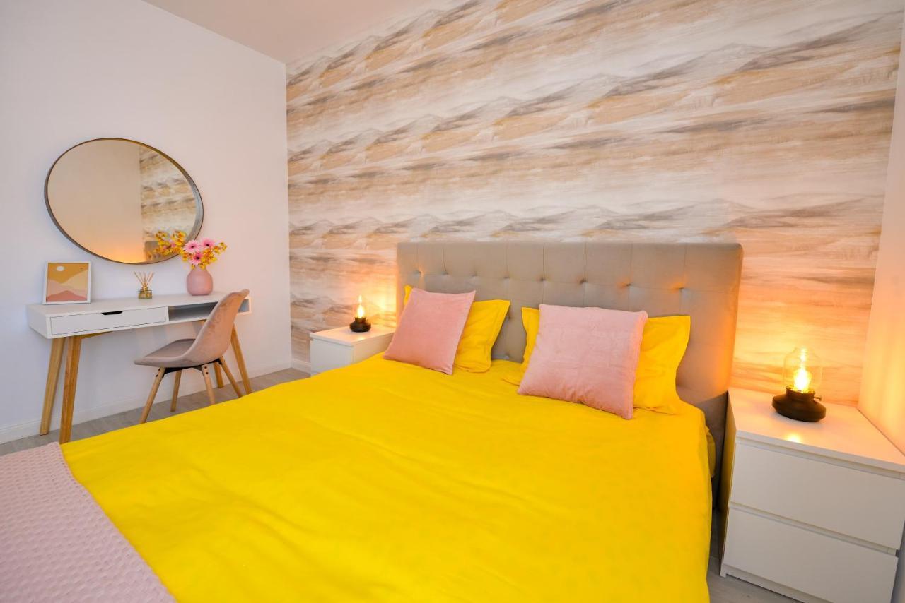 Sofia Cozy Apartment - Underground Private Parking Bucarest Exterior foto