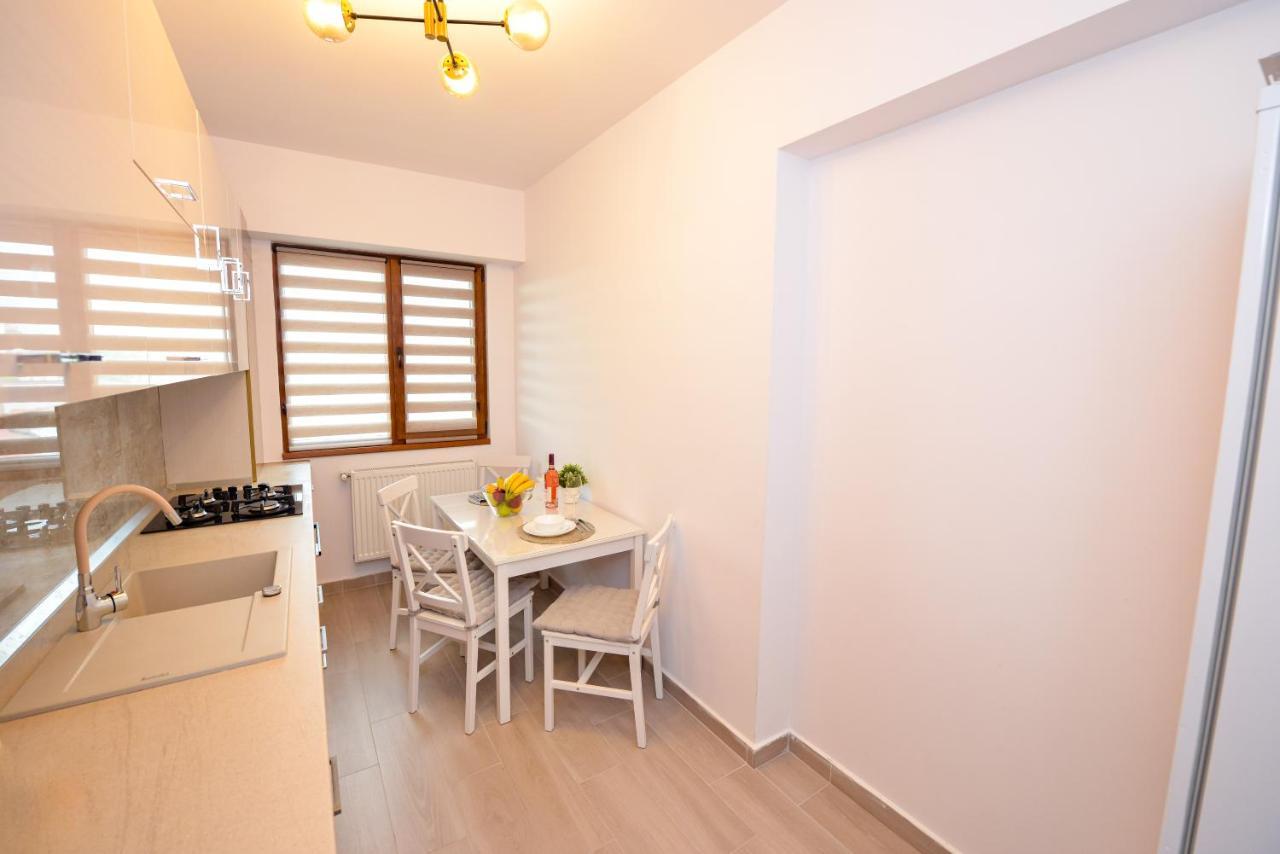 Sofia Cozy Apartment - Underground Private Parking Bucarest Exterior foto