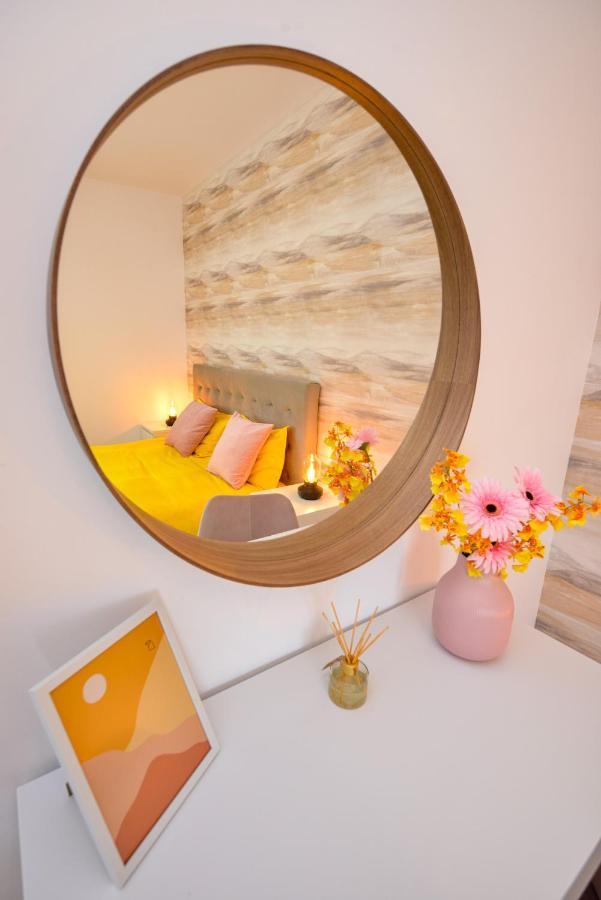 Sofia Cozy Apartment - Underground Private Parking Bucarest Exterior foto
