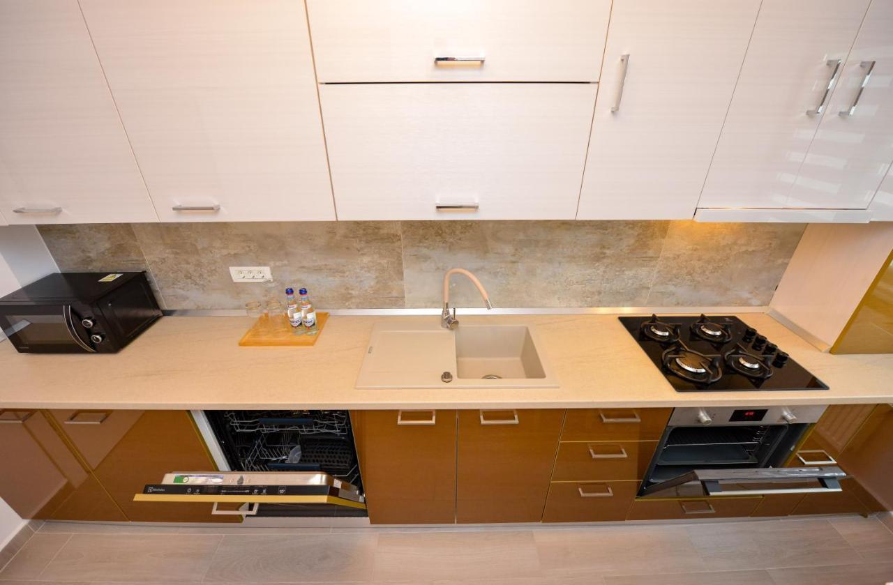 Sofia Cozy Apartment - Underground Private Parking Bucarest Exterior foto