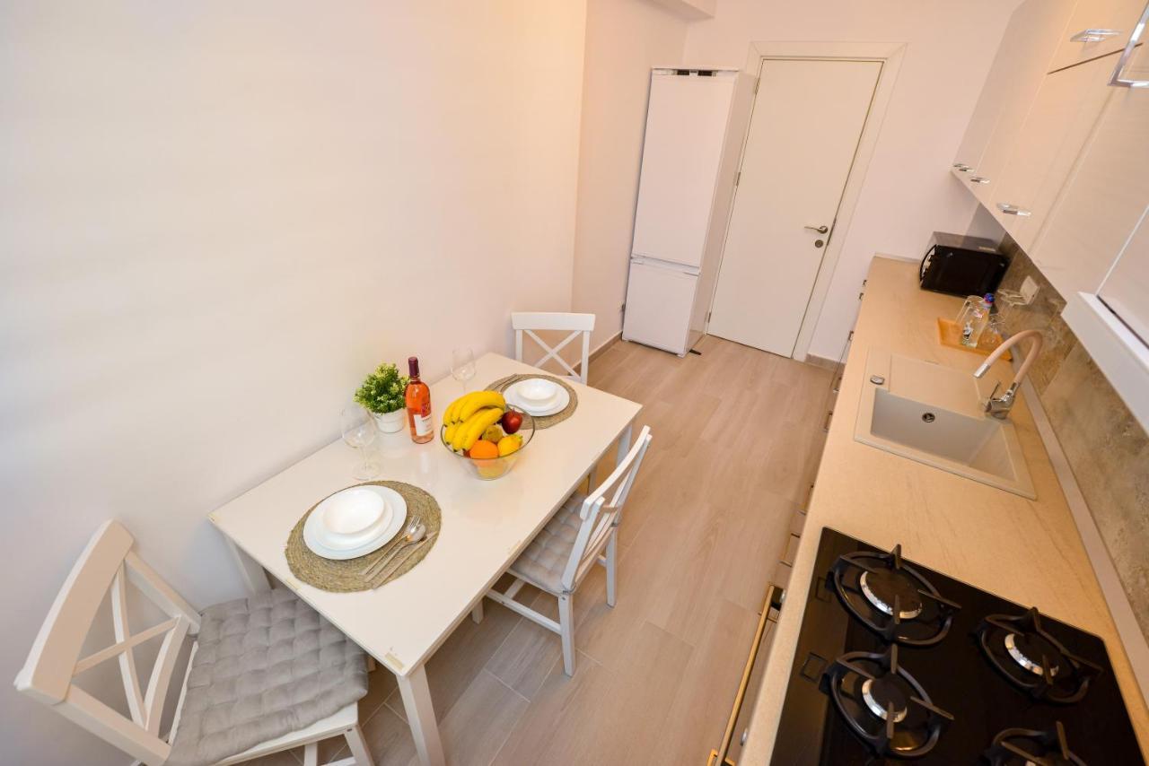 Sofia Cozy Apartment - Underground Private Parking Bucarest Exterior foto