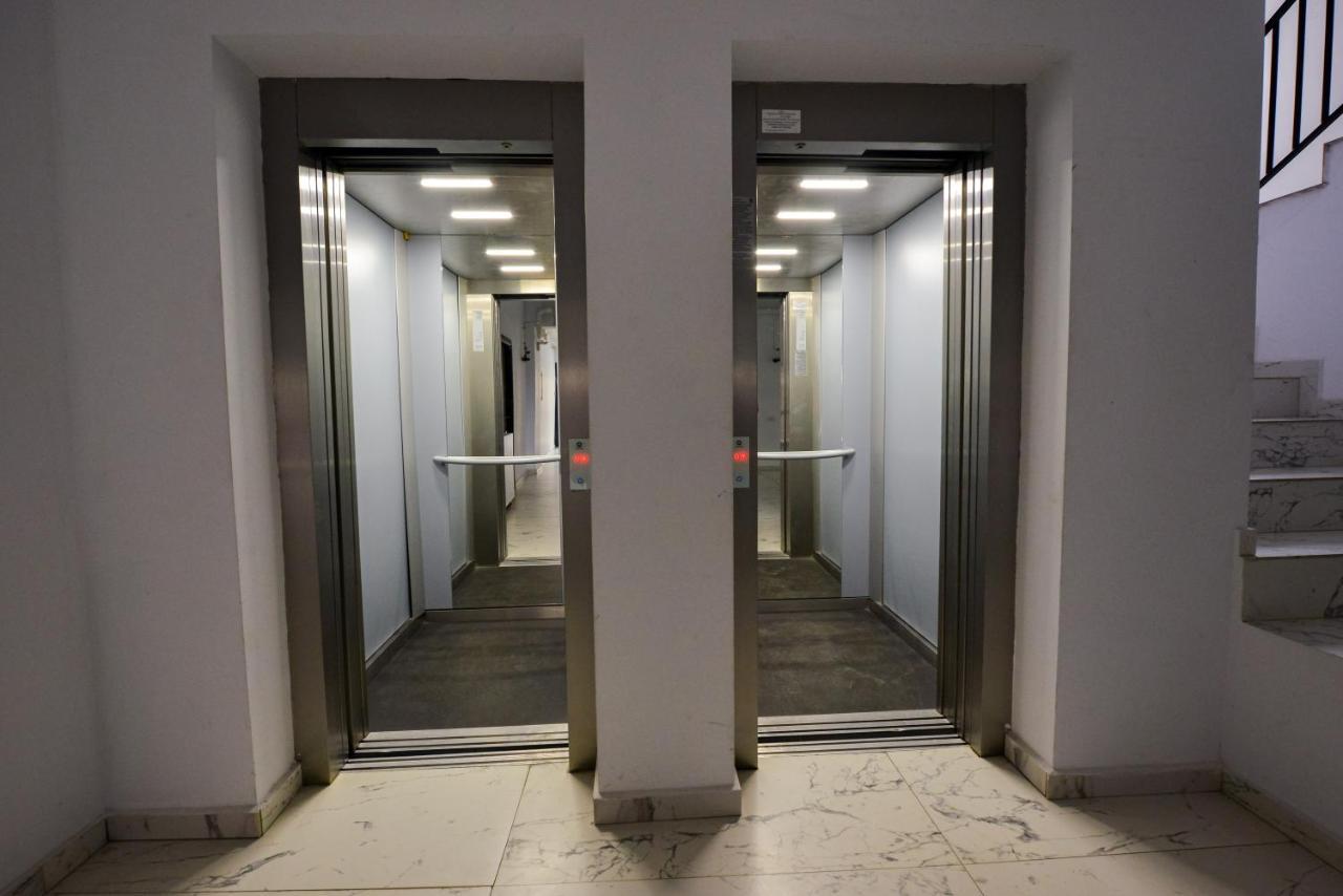 Sofia Cozy Apartment - Underground Private Parking Bucarest Exterior foto